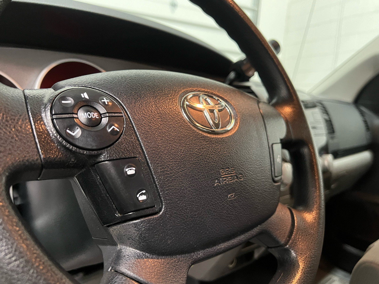 Toyota Tundra Tundra-Grade Double Cab 4.6L 4WD 2010