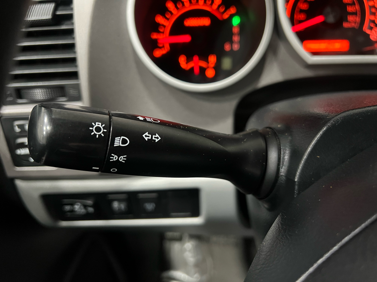 Toyota Tundra Tundra-Grade Double Cab 4.6L 4WD 2010