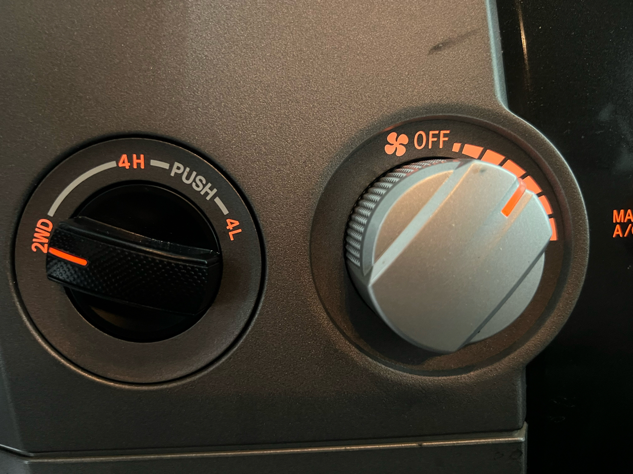 Toyota Tundra Tundra-Grade Double Cab 4.6L 4WD 2010