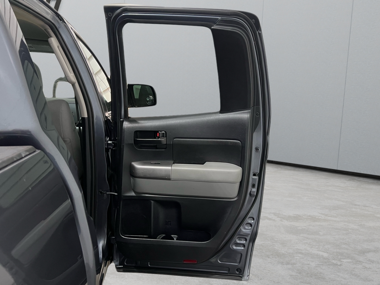 Toyota Tundra Tundra-Grade Double Cab 4.6L 4WD 2010