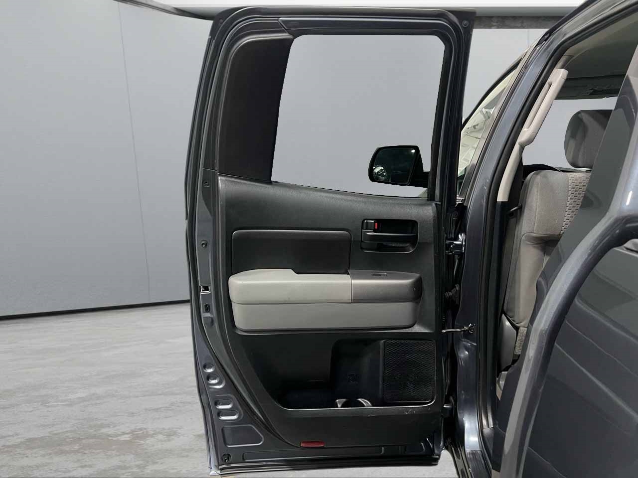 Toyota Tundra Tundra-Grade Double Cab 4.6L 4WD 2010