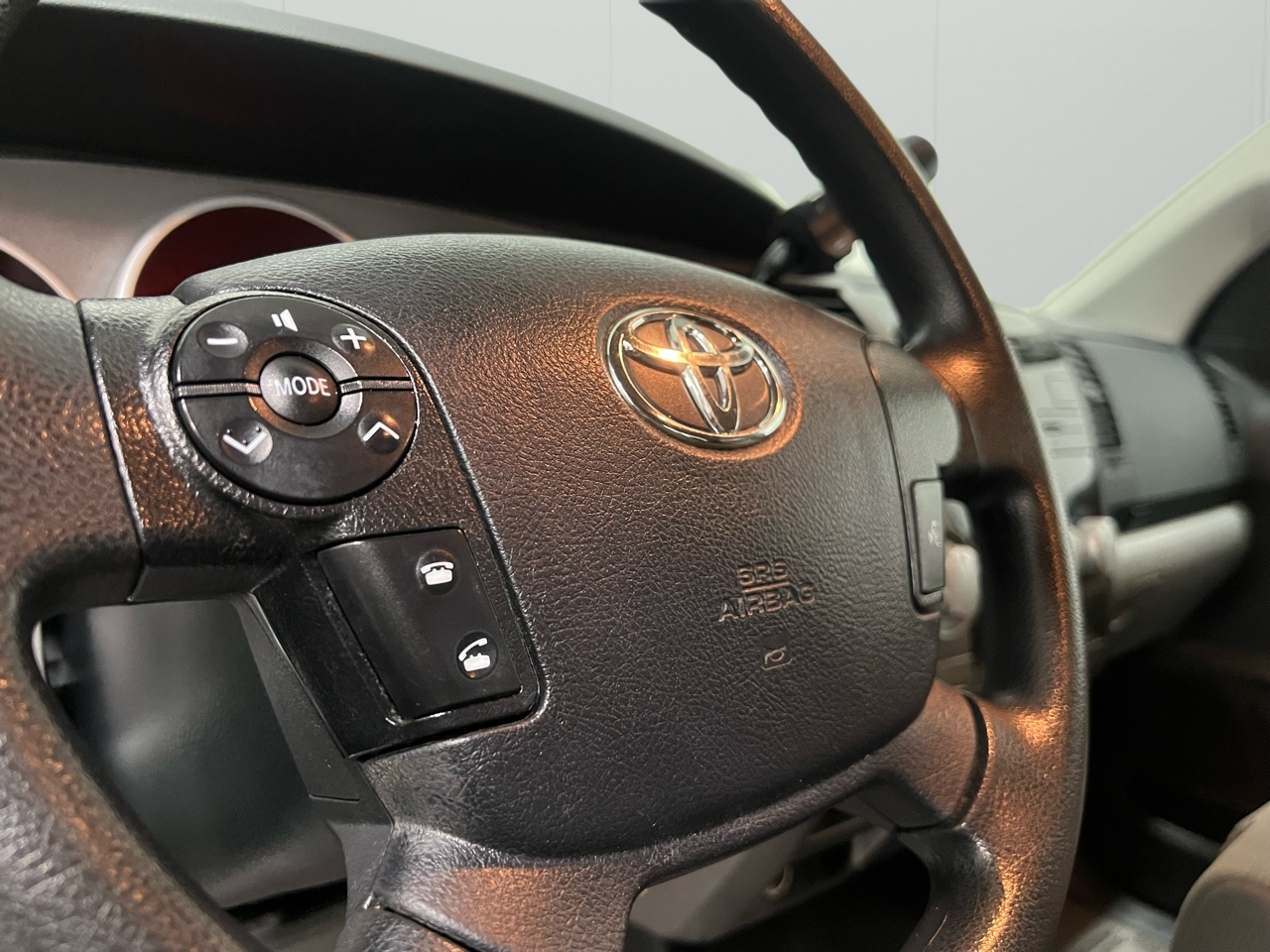 Toyota Tundra Tundra-Grade Double Cab 4.6L 4WD 2010