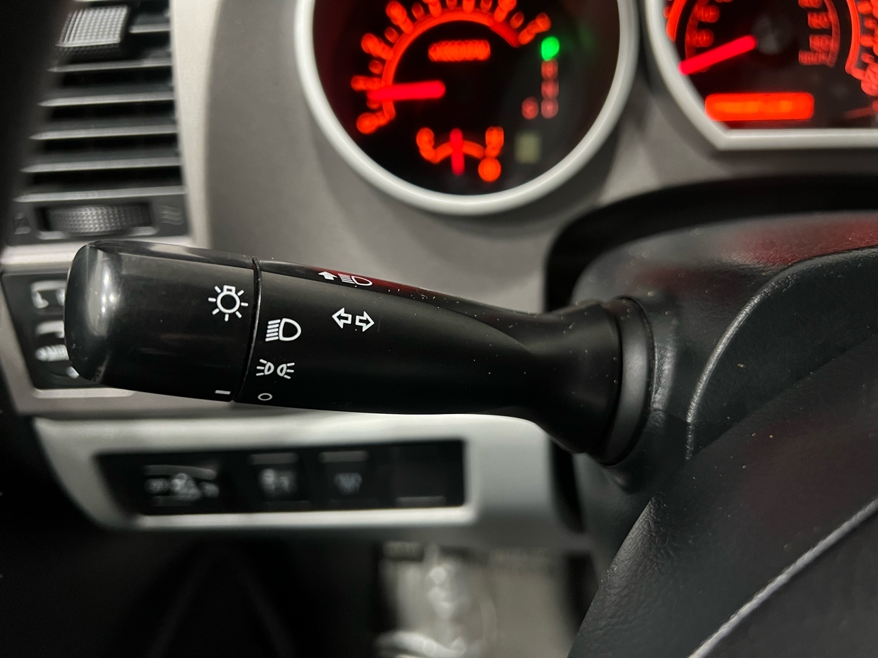 Toyota Tundra Tundra-Grade Double Cab 4.6L 4WD 2010