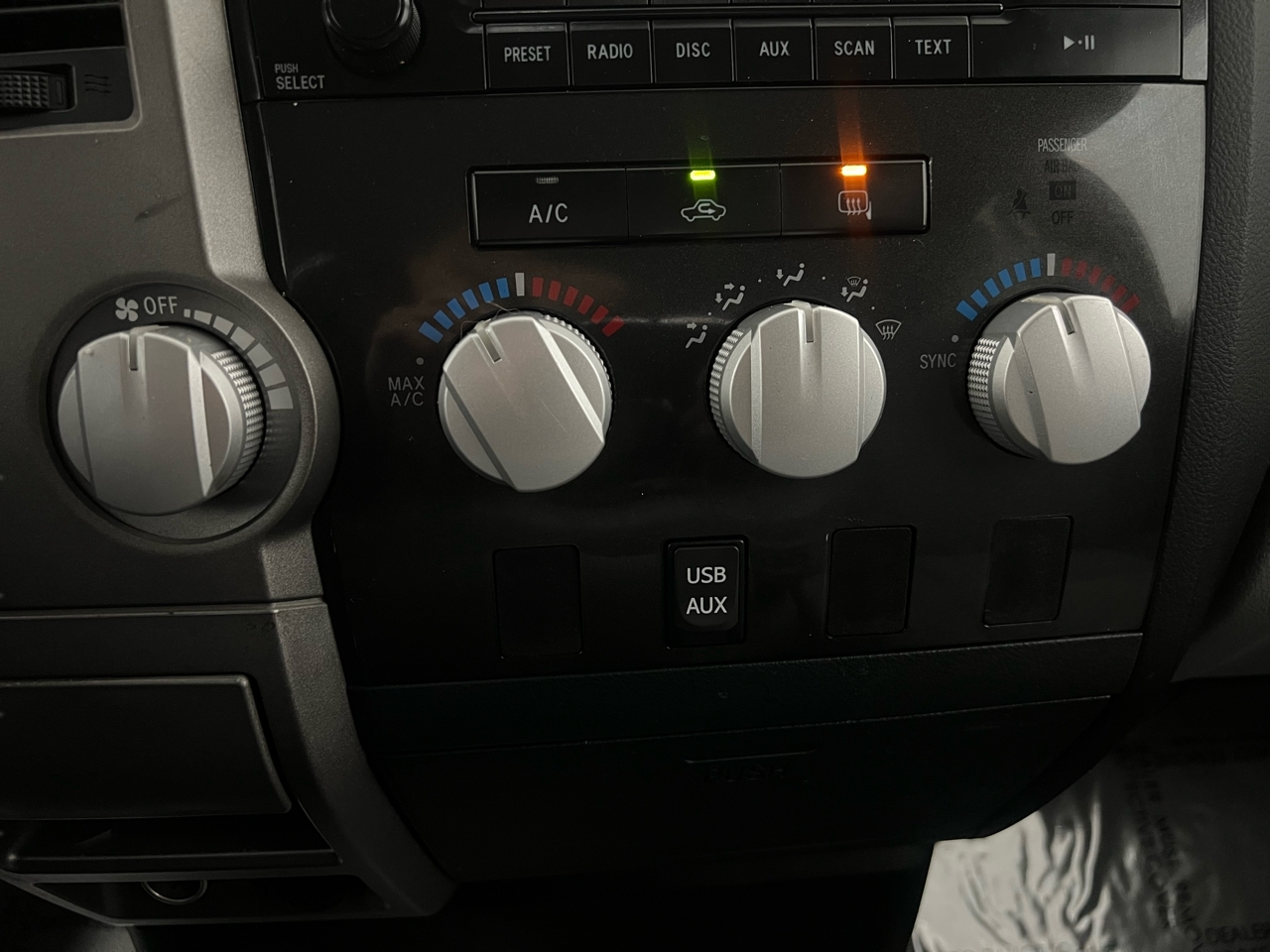 Toyota Tundra Tundra-Grade Double Cab 4.6L 4WD 2010