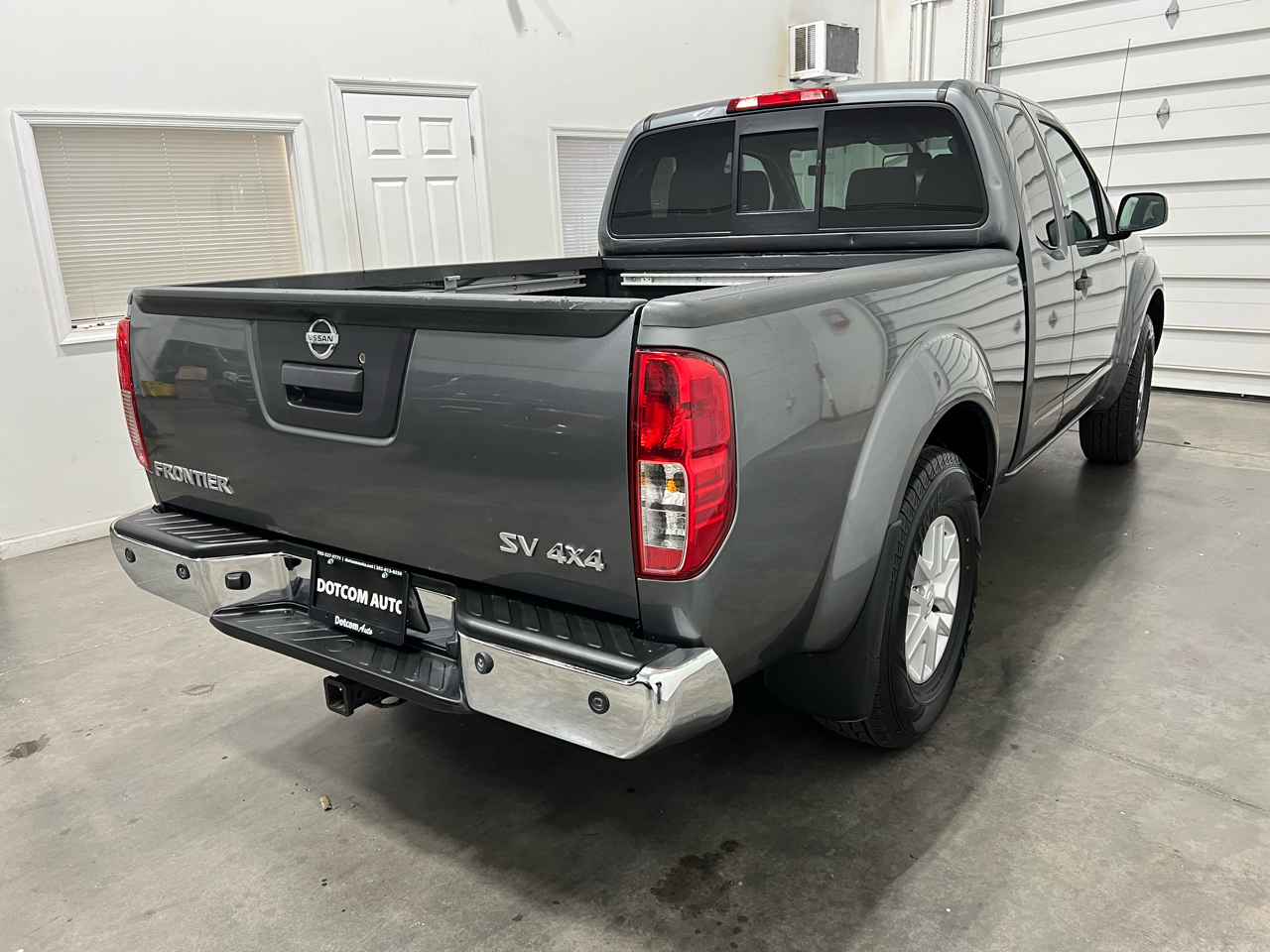 Nissan Frontier S Crew Cab 5AT 4WD 2016