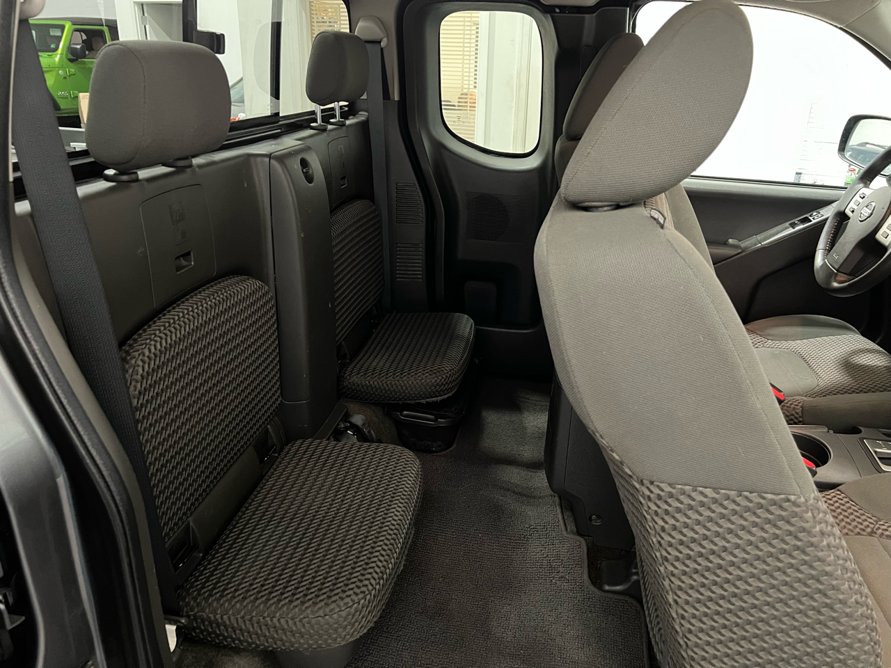 Nissan Frontier S Crew Cab 5AT 4WD 2016