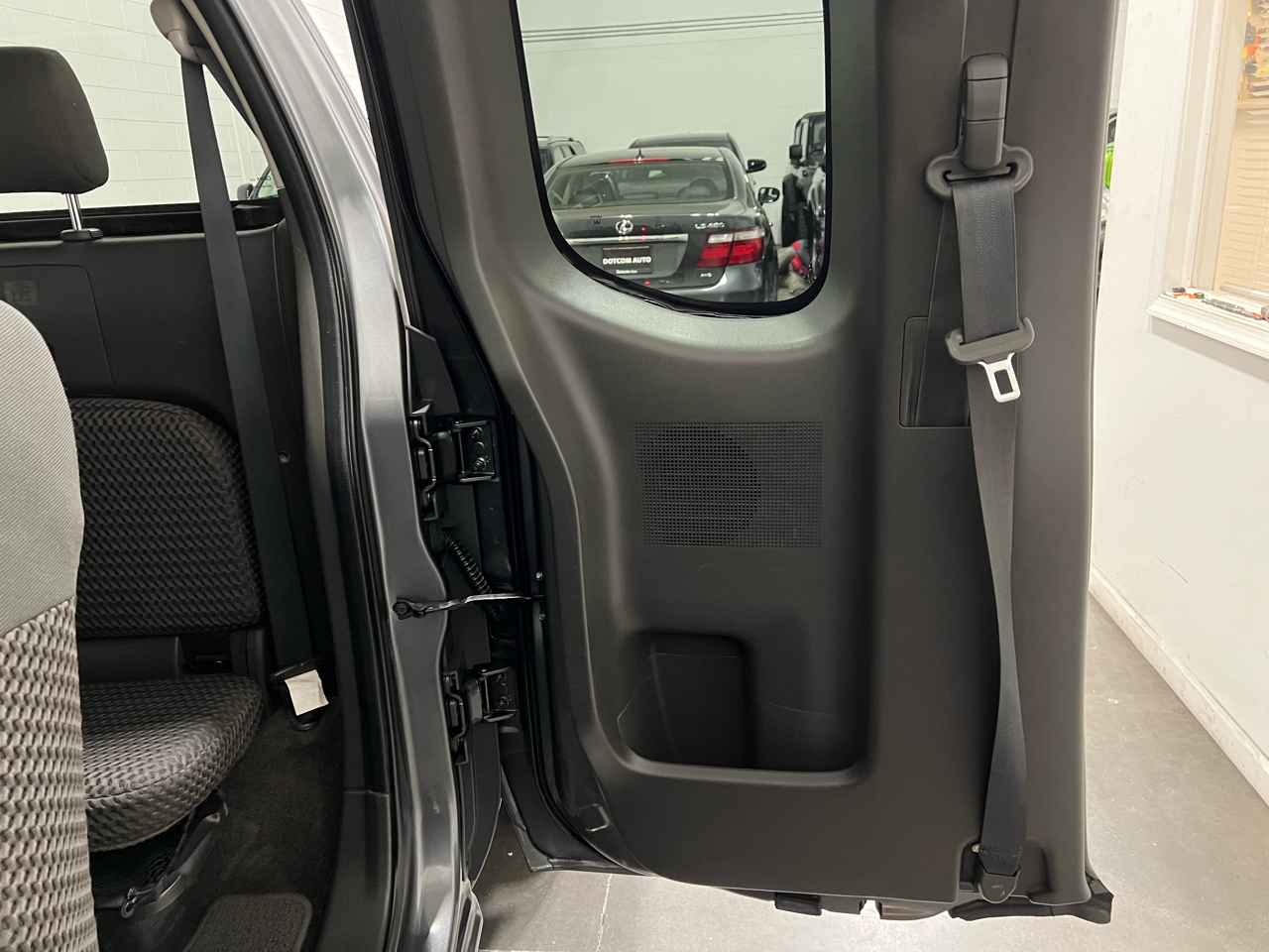 Nissan Frontier S Crew Cab 5AT 4WD 2016