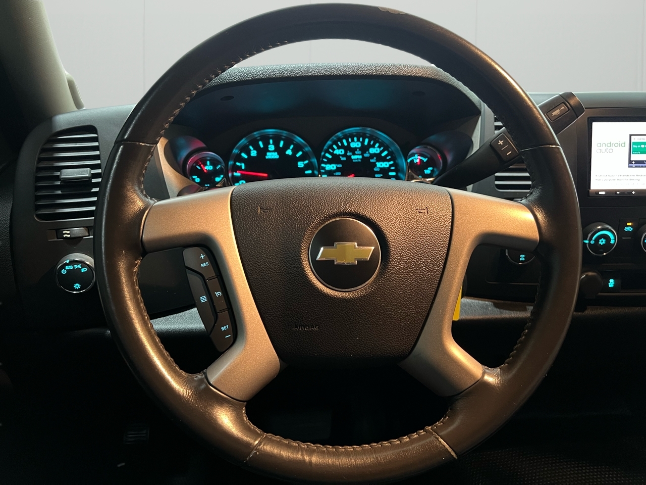 Chevrolet Silverado 2500HD LT Crew Cab 4WD 2013