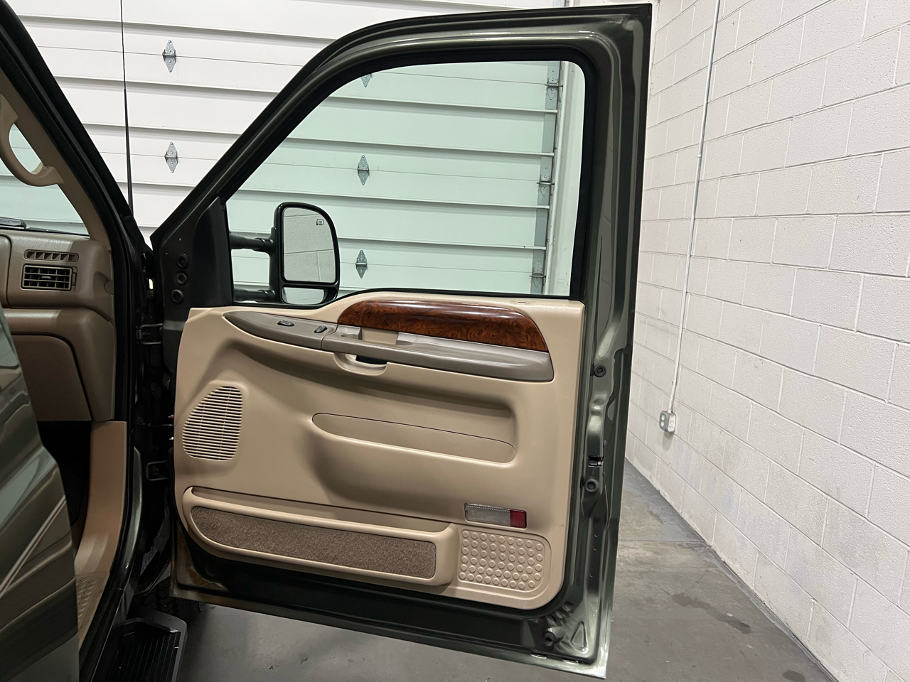 Ford Excursion Limited 4WD 2001