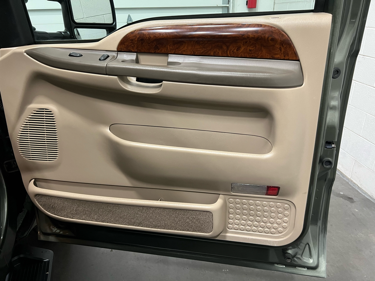 Ford Excursion Limited 4WD 2001