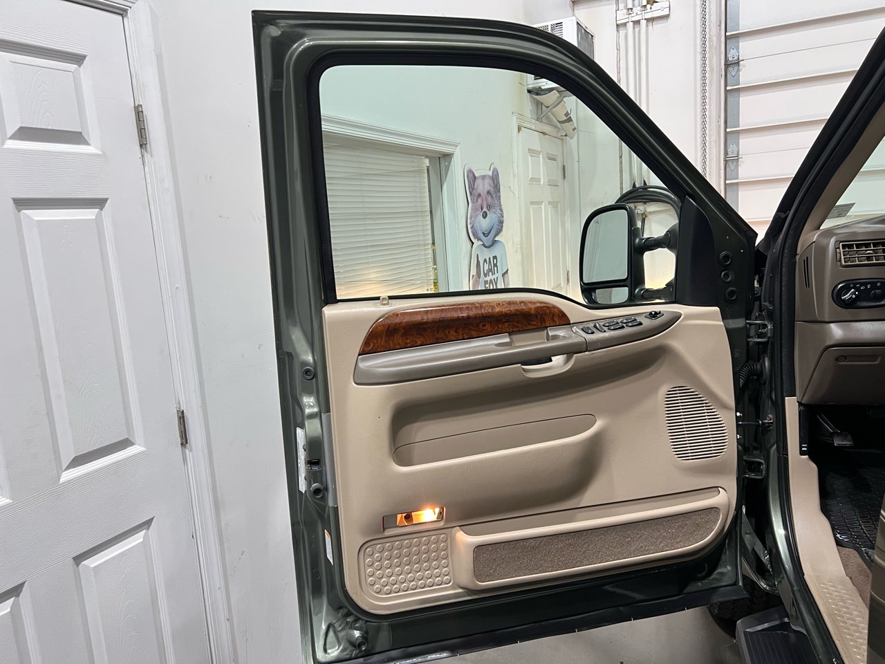 Ford Excursion Limited 4WD 2001