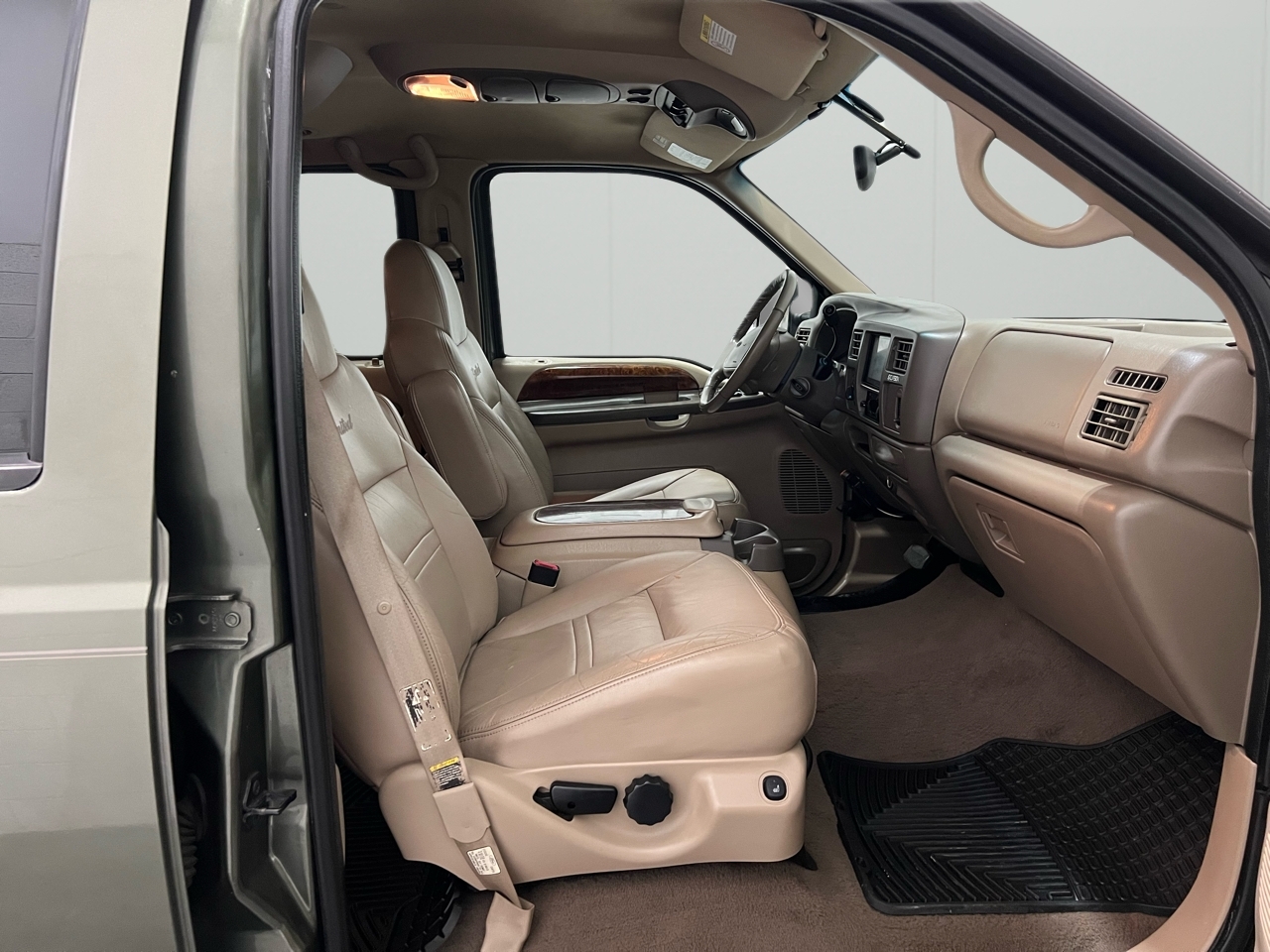 Ford Excursion Limited 4WD 2001