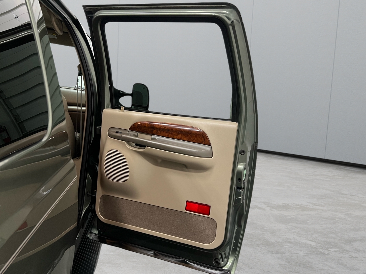 Ford Excursion Limited 4WD 2001