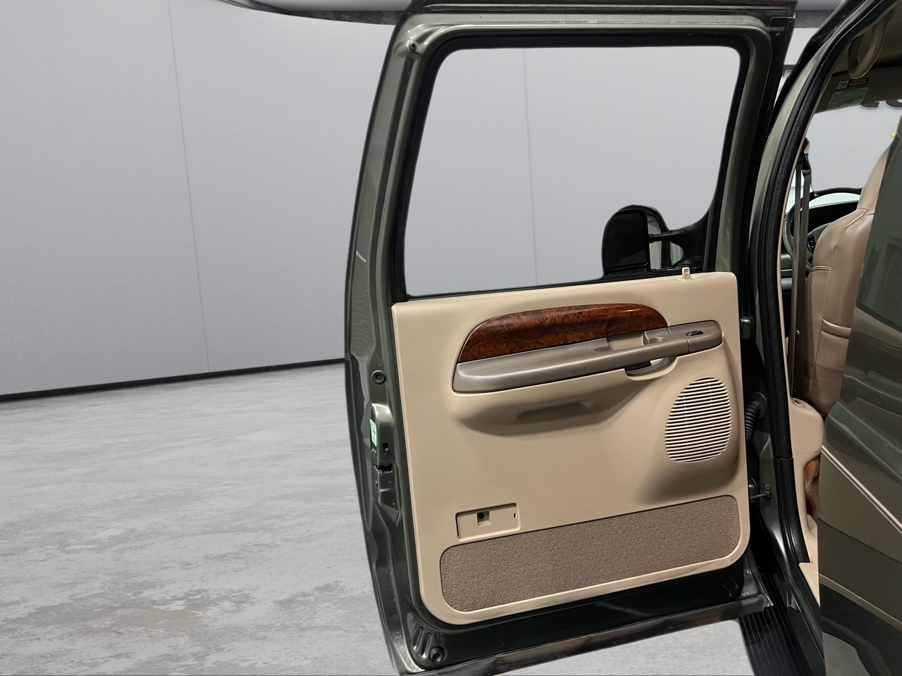 Ford Excursion Limited 4WD 2001