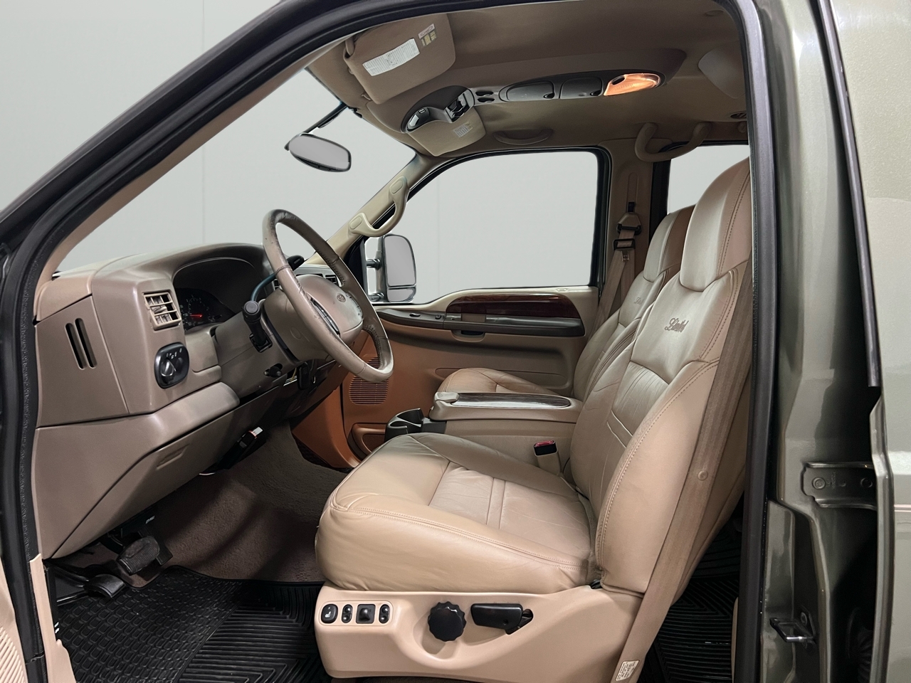 Ford Excursion Limited 4WD 2001