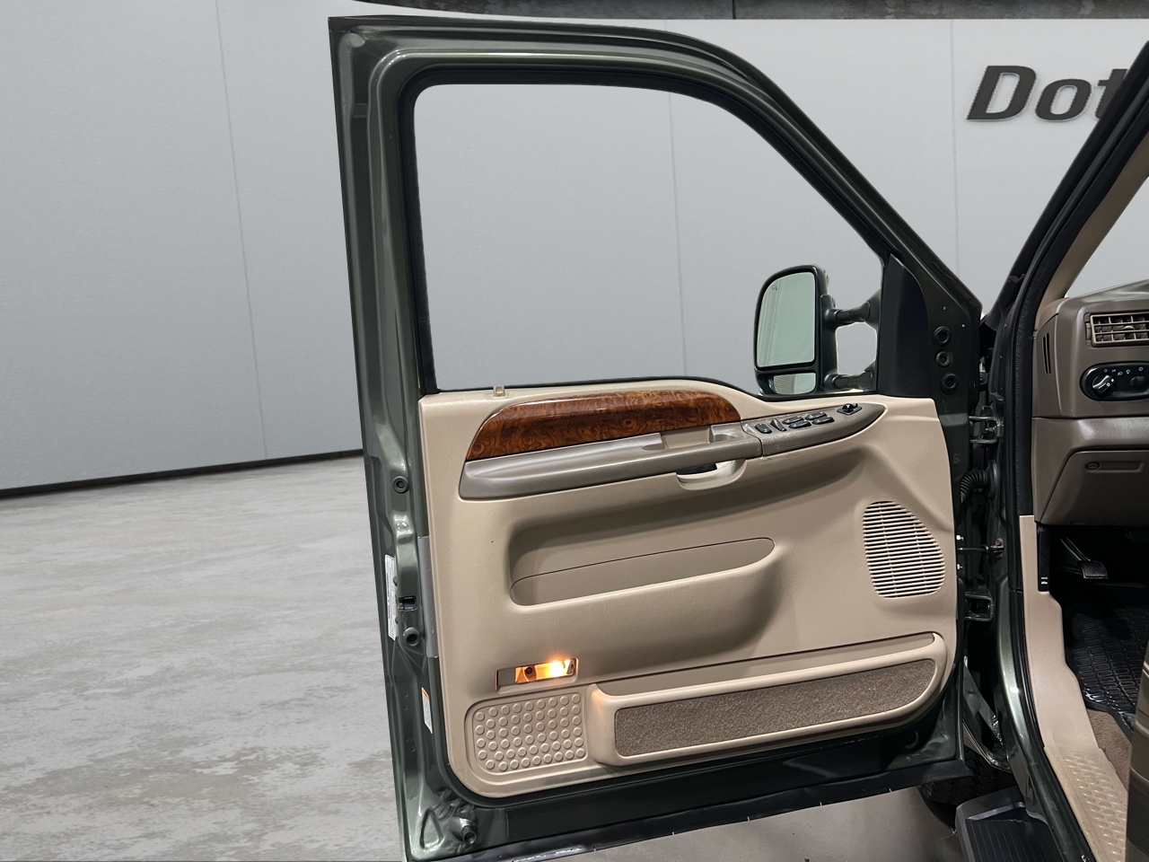 Ford Excursion Limited 4WD 2001