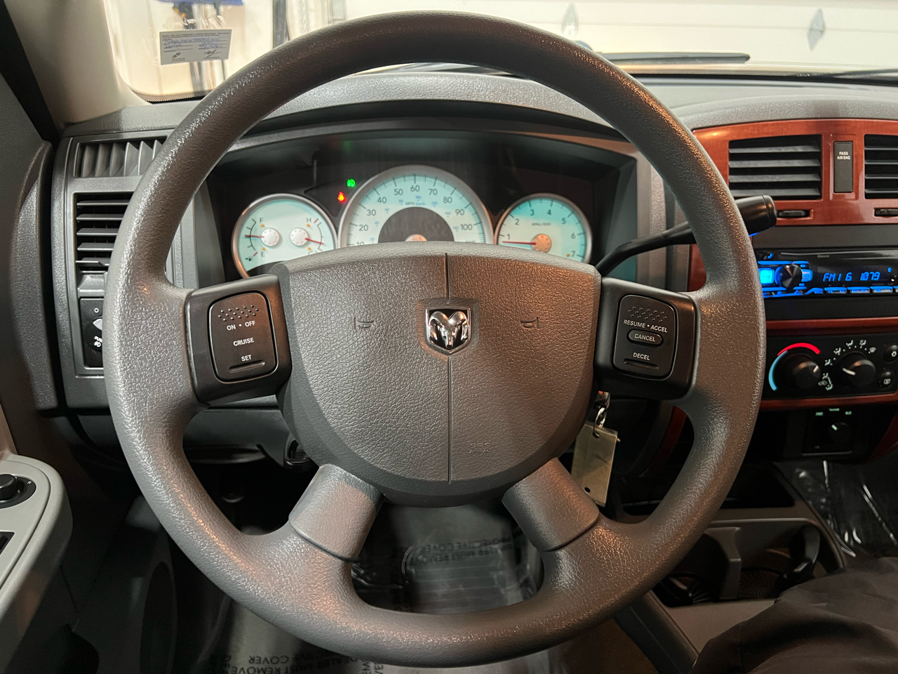 Dodge Dakota SLT Quad Cab 4WD 2005