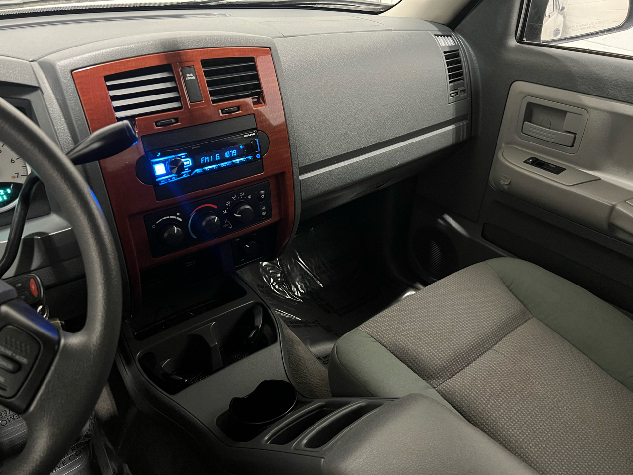 Dodge Dakota SLT Quad Cab 4WD 2005