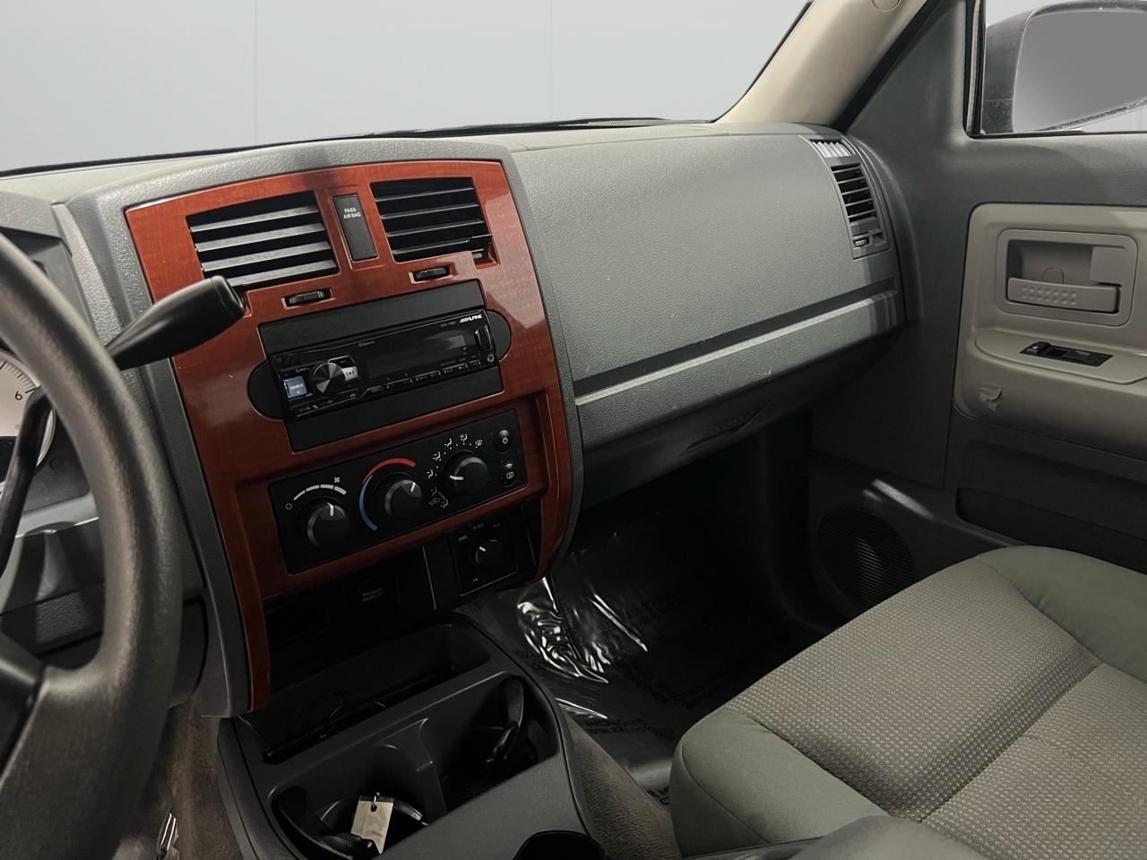 Dodge Dakota SLT Quad Cab 4WD 2005