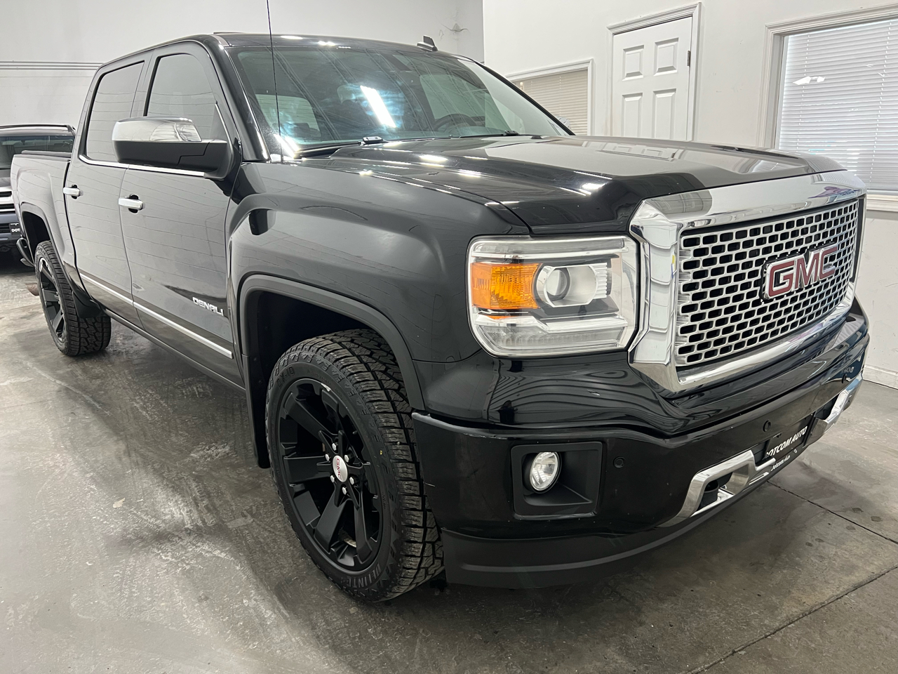 GMC Sierra 1500 Denali Crew Cab 4WD 2014