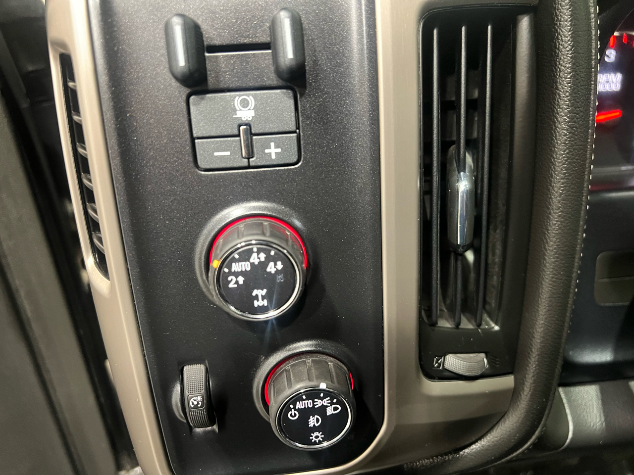 GMC Sierra 1500 Denali Crew Cab 4WD 2014