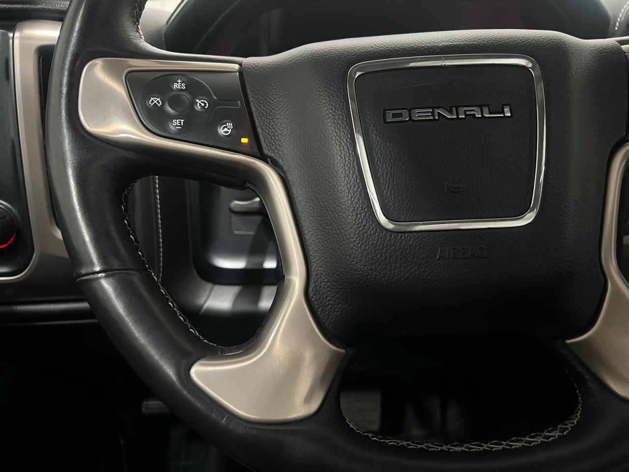 GMC Sierra 1500 Denali Crew Cab 4WD 2014