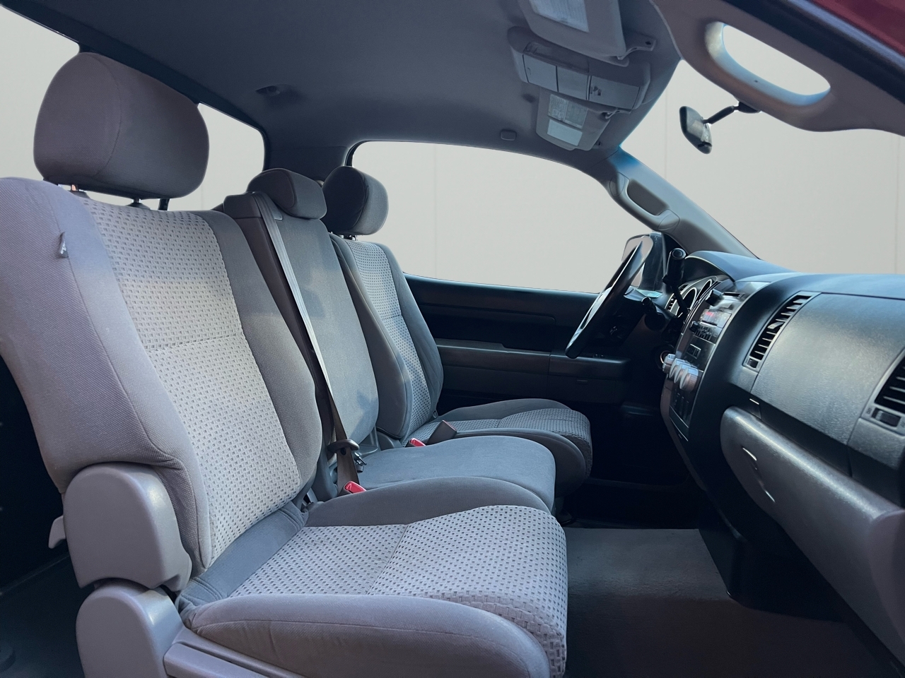 Toyota Tundra Tundra-Grade 5.7L Long Bed 4WD 2010