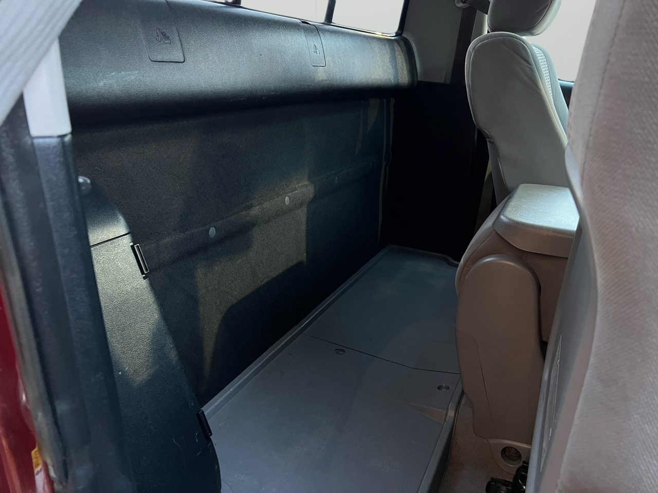 Toyota Tundra Tundra-Grade 5.7L Long Bed 4WD 2010