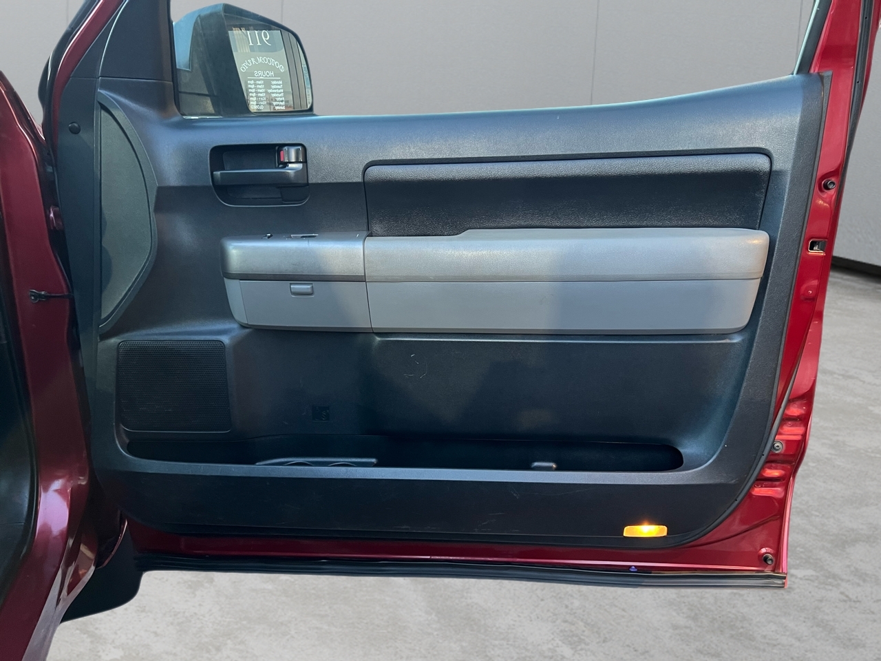 Toyota Tundra Tundra-Grade 5.7L Long Bed 4WD 2010