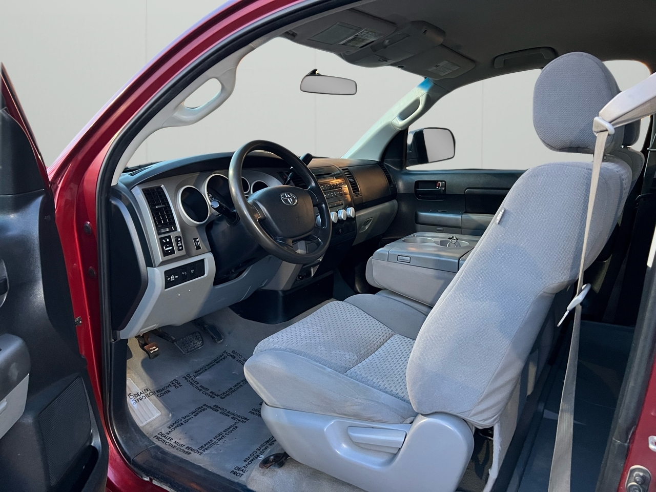 Toyota Tundra Tundra-Grade 5.7L Long Bed 4WD 2010