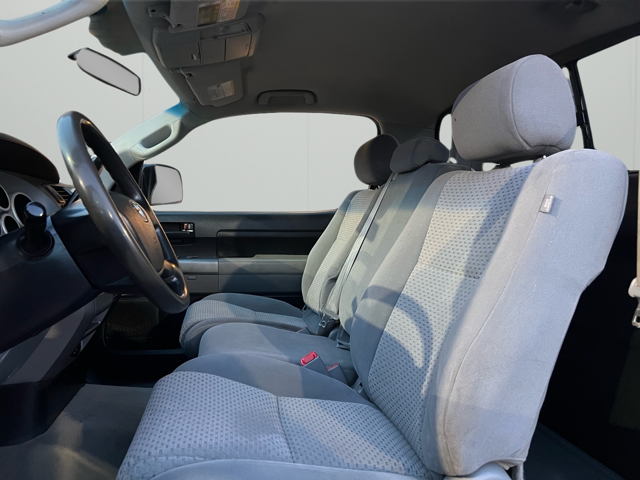 Toyota Tundra Tundra-Grade 5.7L Long Bed 4WD 2010