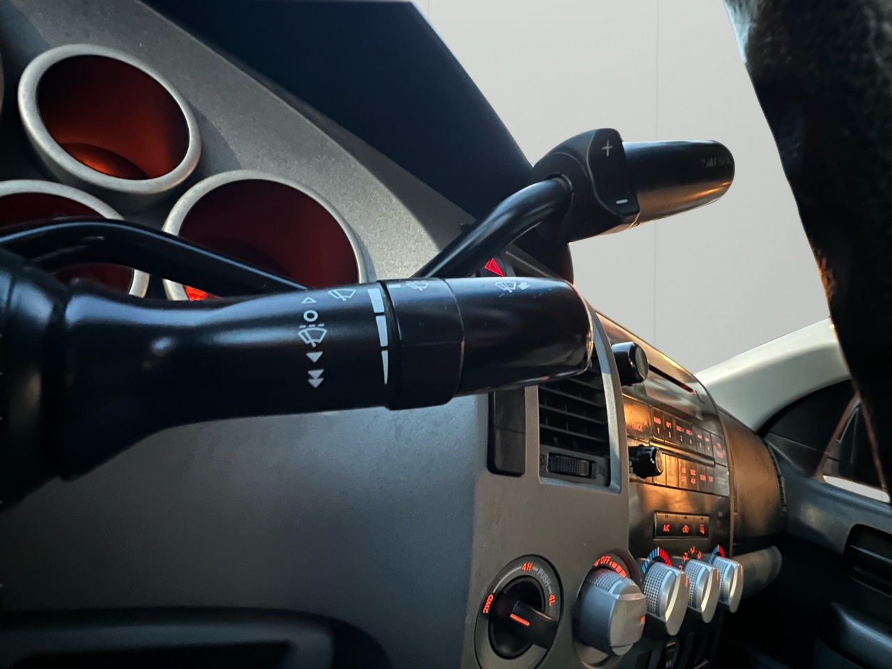 Toyota Tundra Tundra-Grade 5.7L Long Bed 4WD 2010