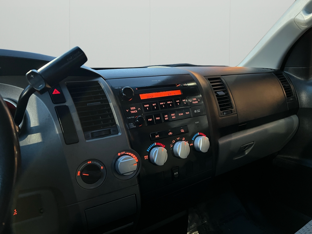 Toyota Tundra Tundra-Grade 5.7L Long Bed 4WD 2010