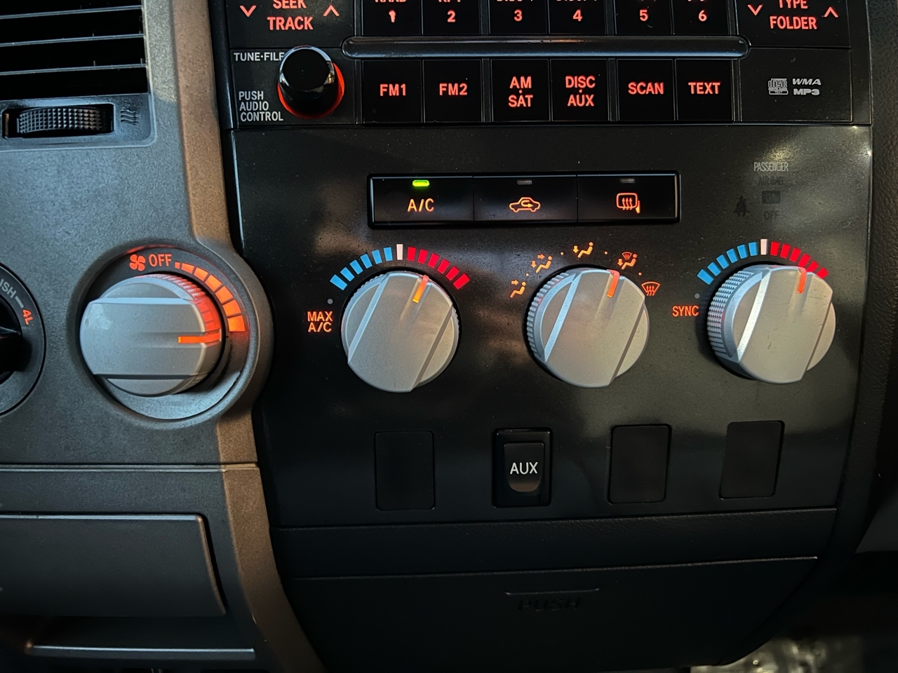 Toyota Tundra Tundra-Grade 5.7L Long Bed 4WD 2010