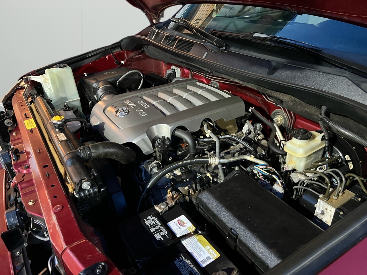 Toyota Tundra Tundra-Grade 5.7L Long Bed 4WD 2010