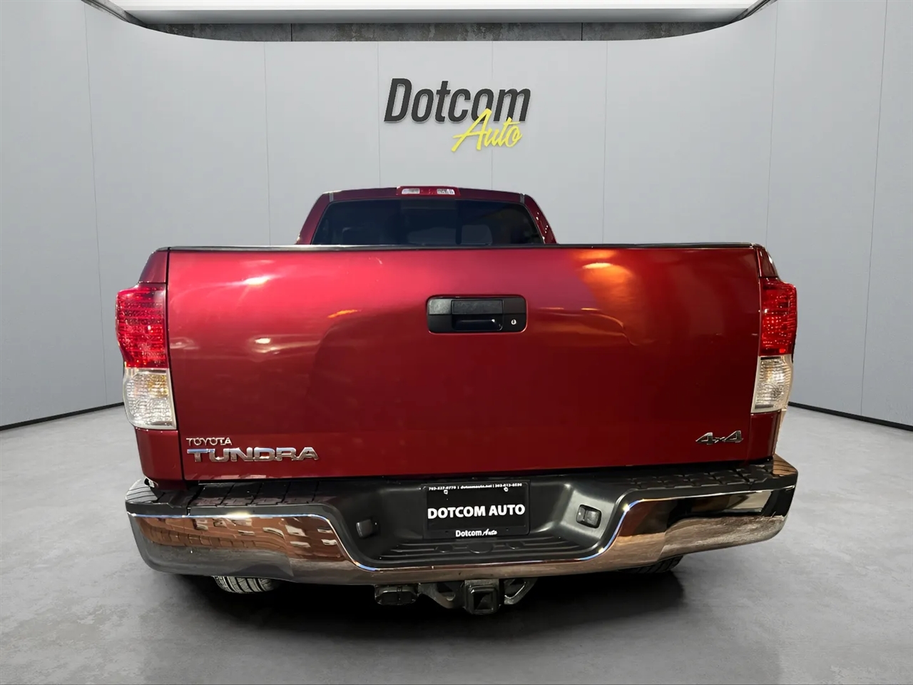 Toyota Tundra Tundra-Grade 5.7L Long Bed 4WD 2010