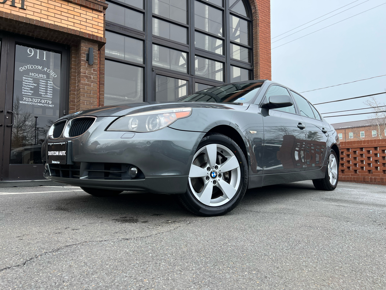 BMW 5-Series 530xi 2006