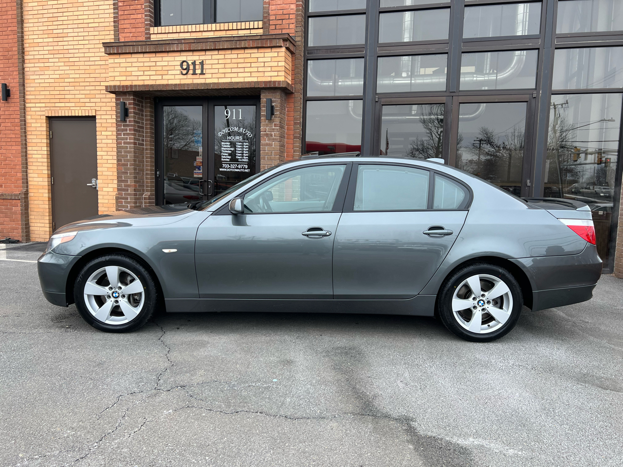 BMW 5-Series 530xi 2006