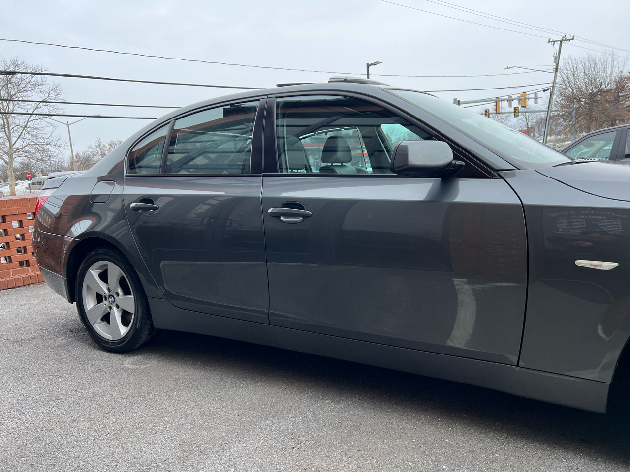 BMW 5-Series 530xi 2006