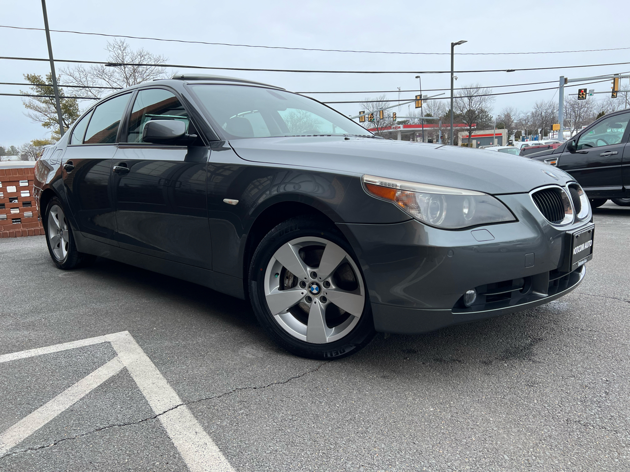 BMW 5-Series 530xi 2006