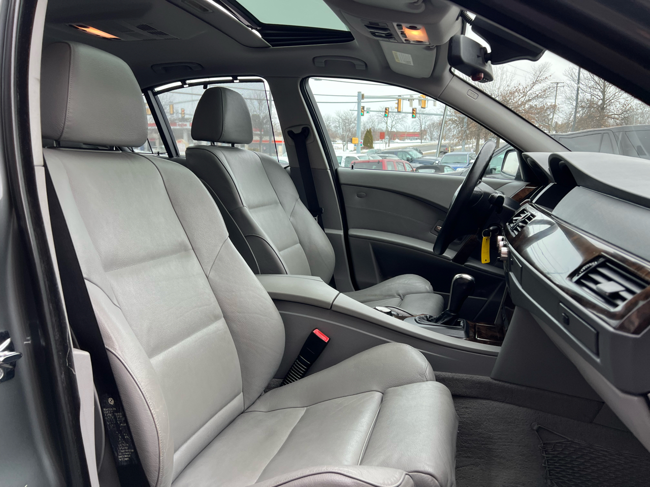 BMW 5-Series 530xi 2006