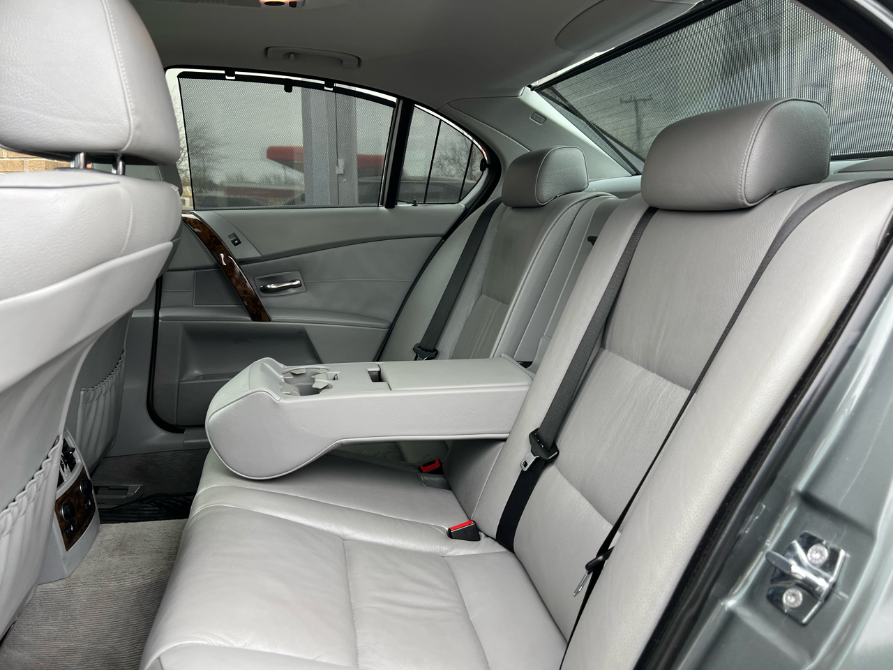 BMW 5-Series 530xi 2006