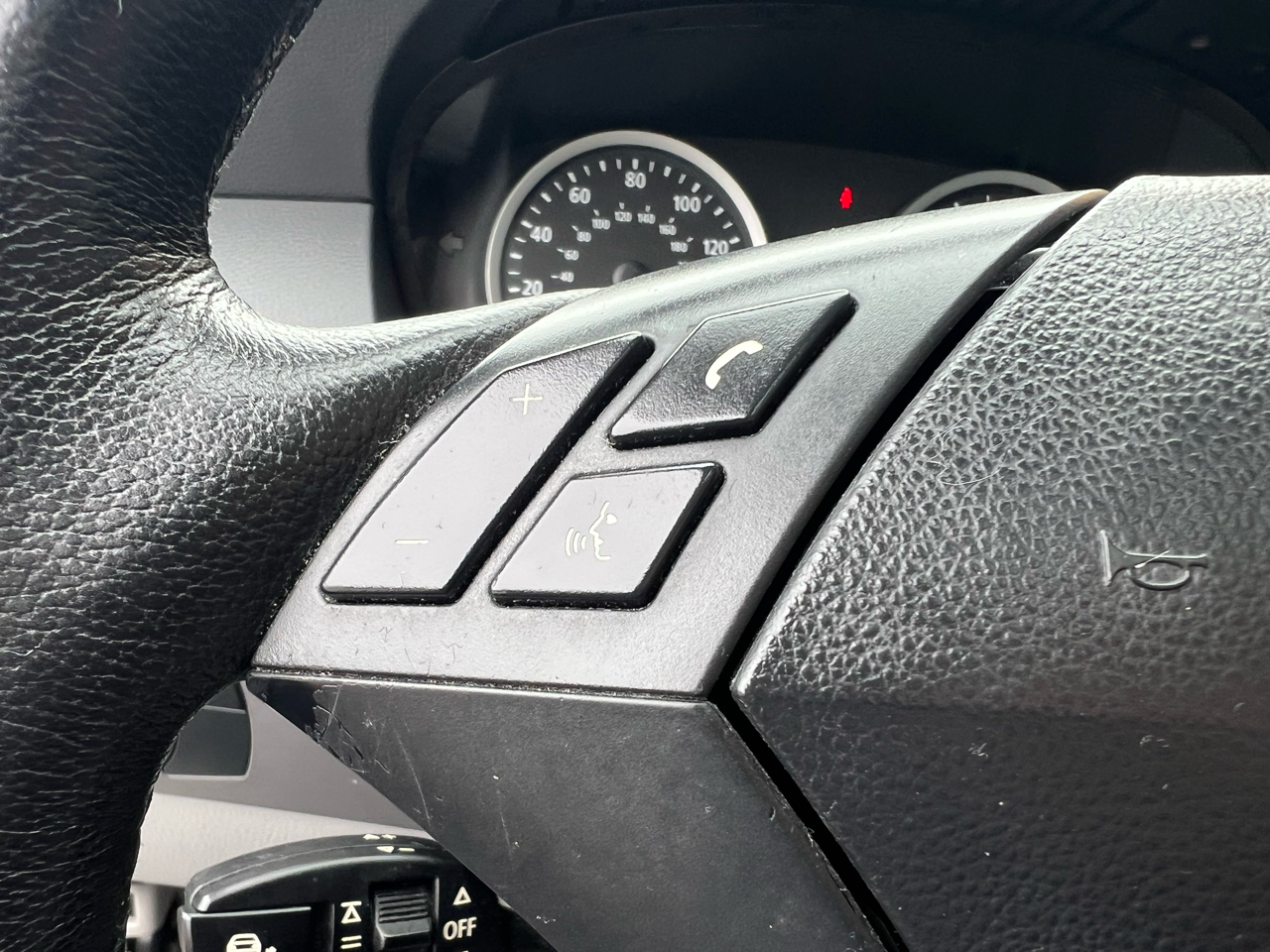 BMW 5-Series 530xi 2006