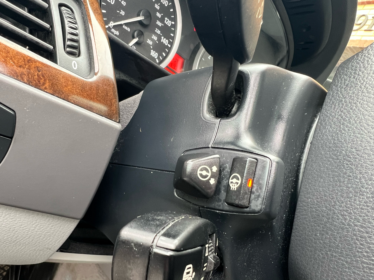 BMW 5-Series 530xi 2006