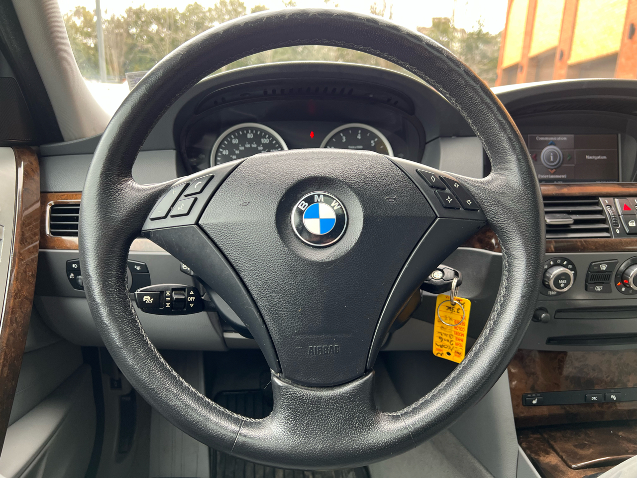 BMW 5-Series 530xi 2006