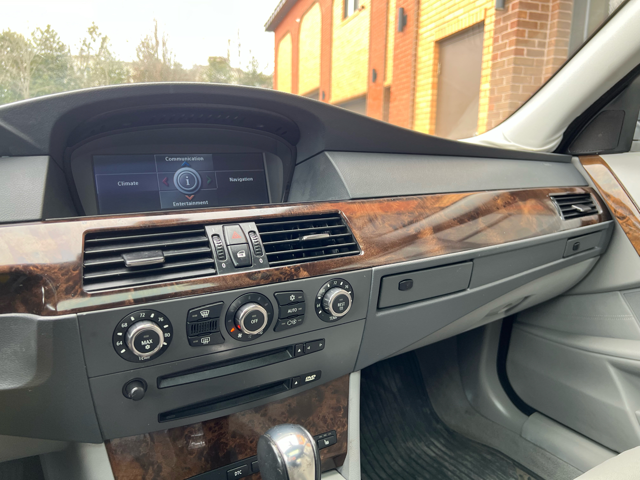 BMW 5-Series 530xi 2006