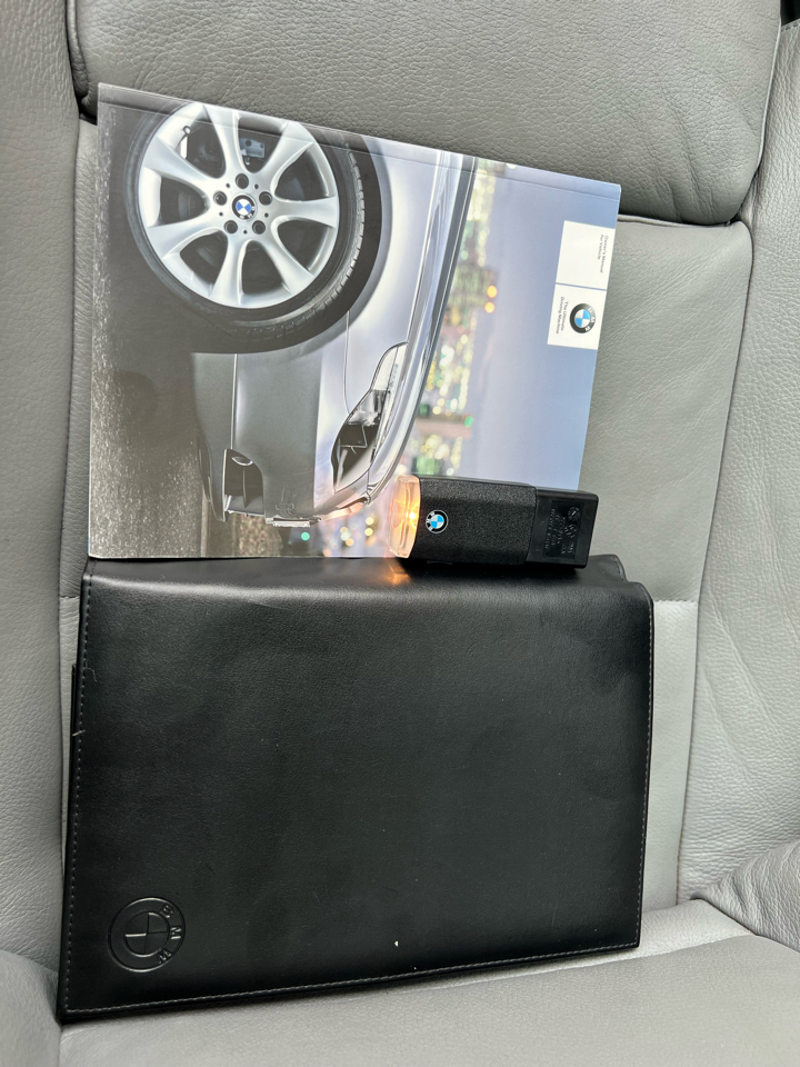 BMW 5-Series 530xi 2006