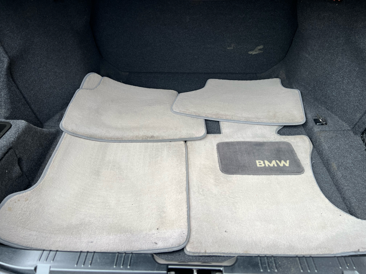 BMW 5-Series 530xi 2006