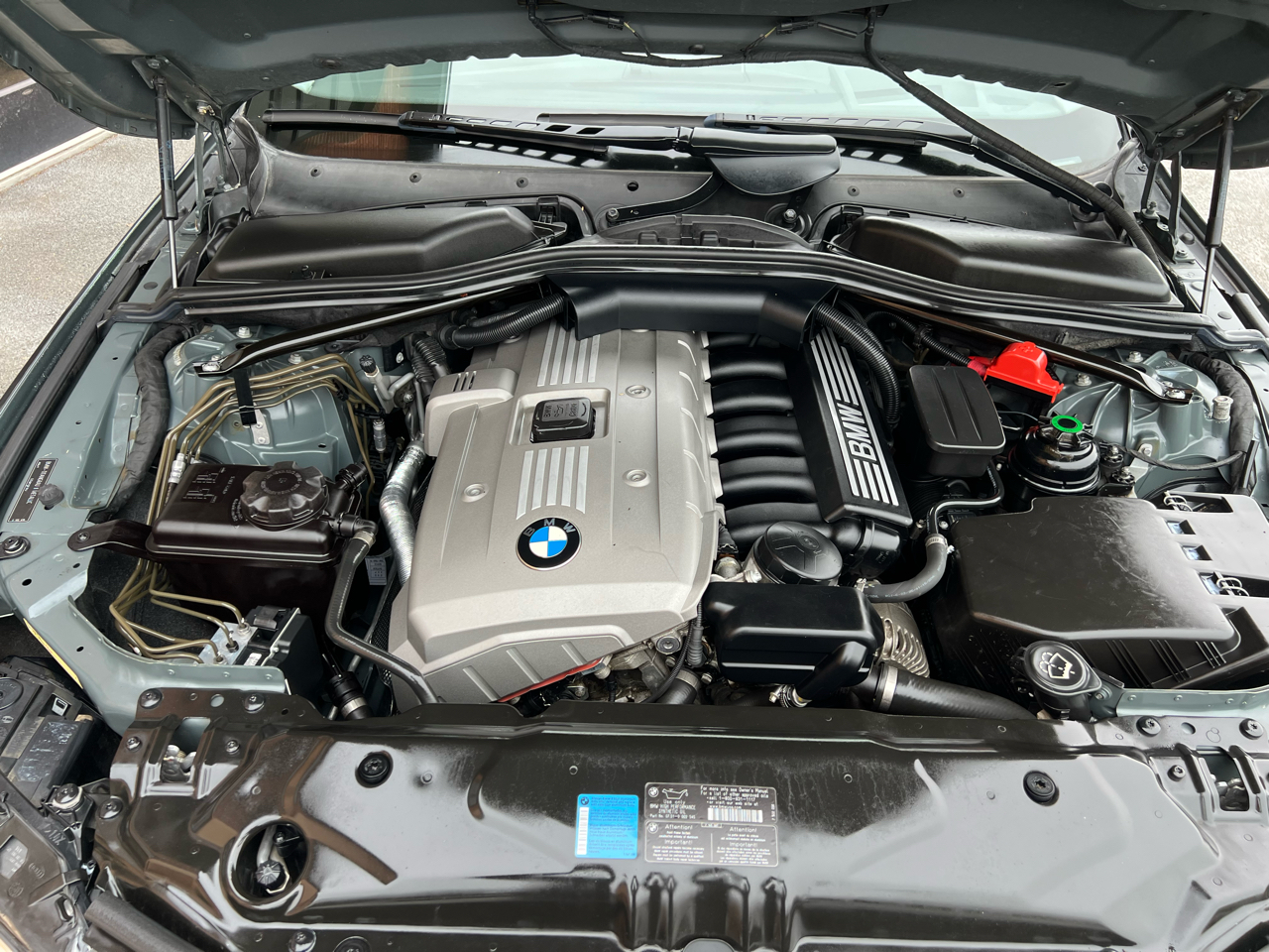 BMW 5-Series 530xi 2006