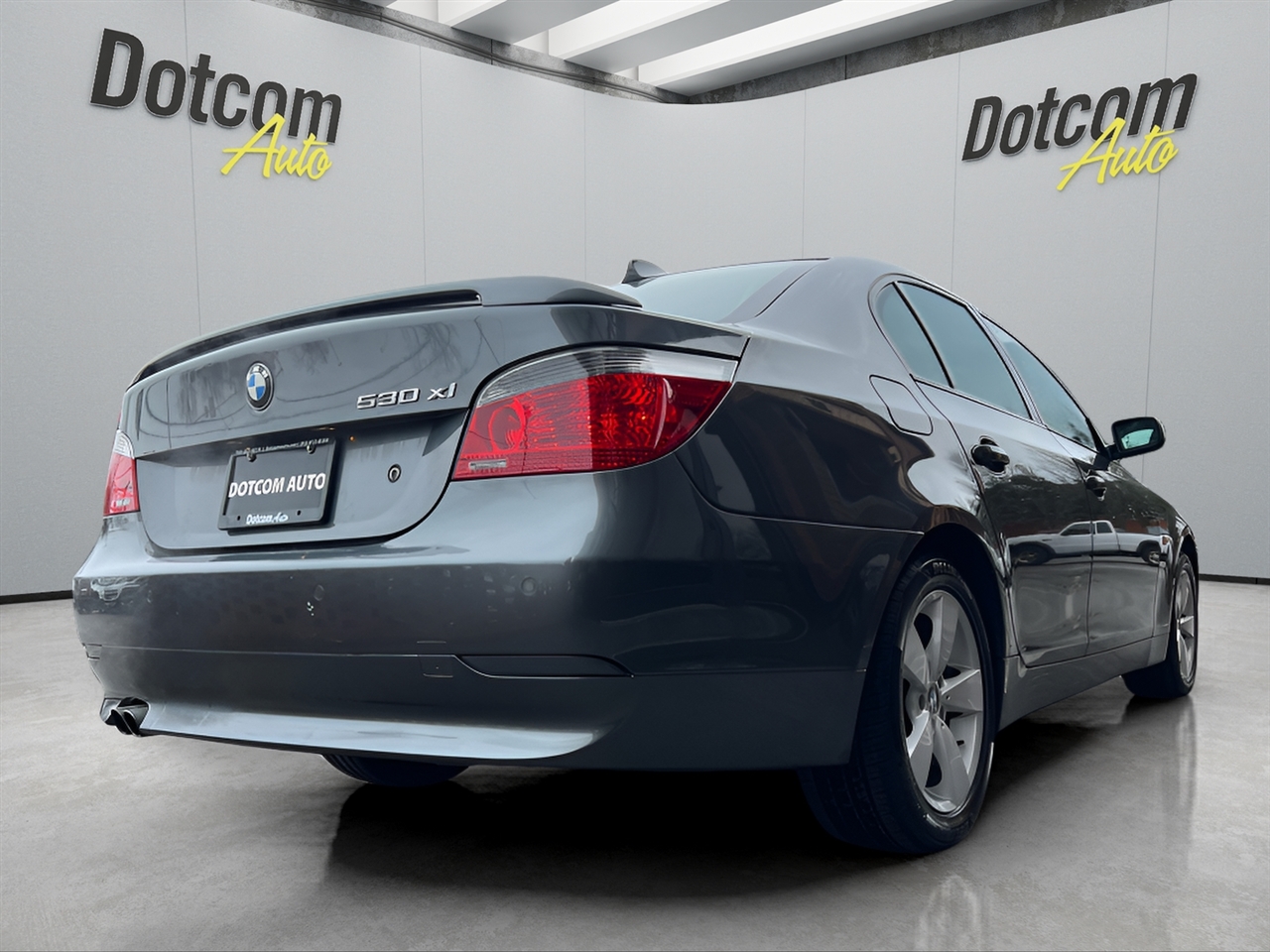 BMW 5-Series 530xi 2006